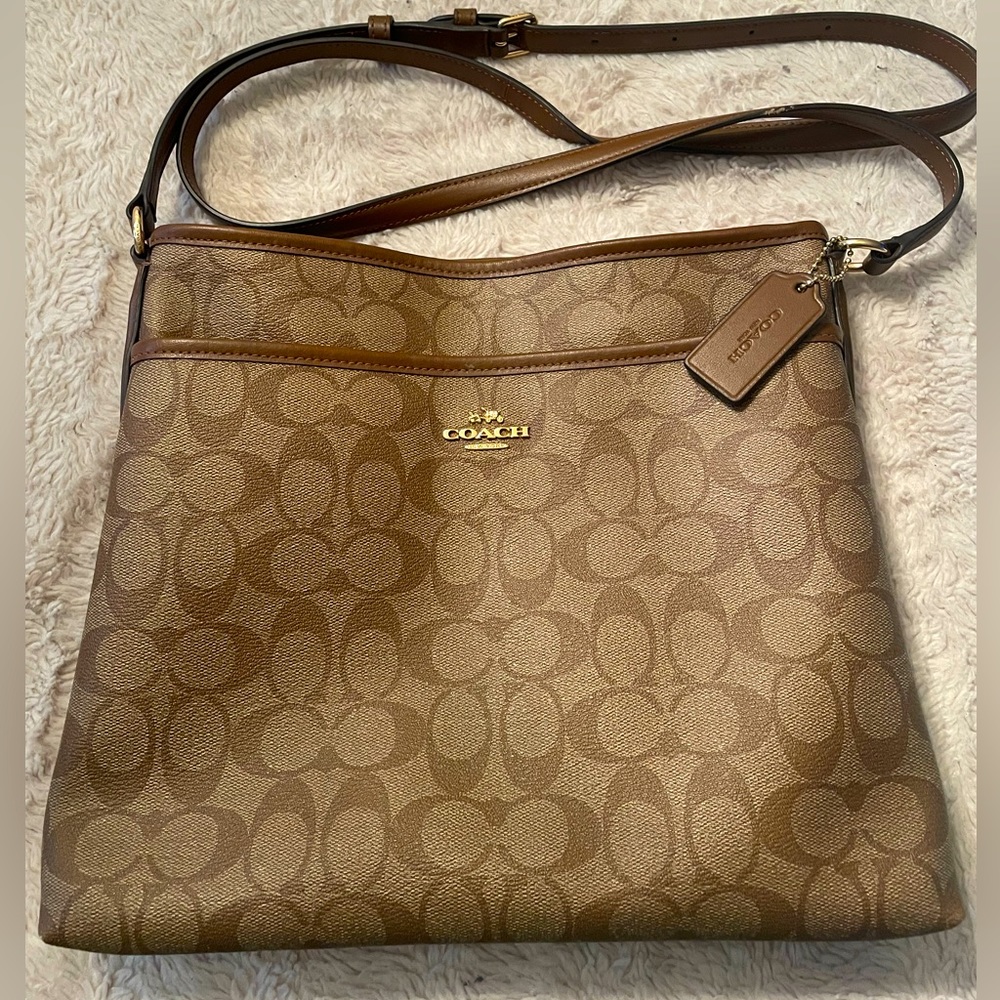 Coach Signature Canvas Crossbody bag